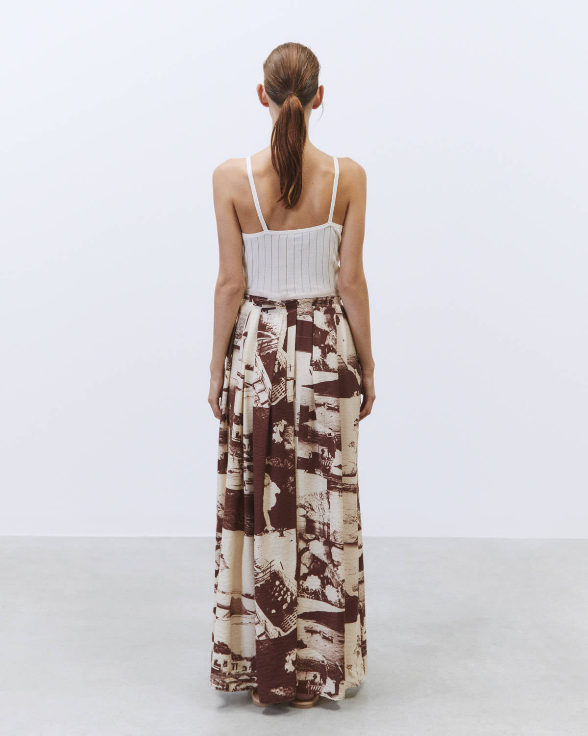 PHOTO PRINT PLEATED SKIRT