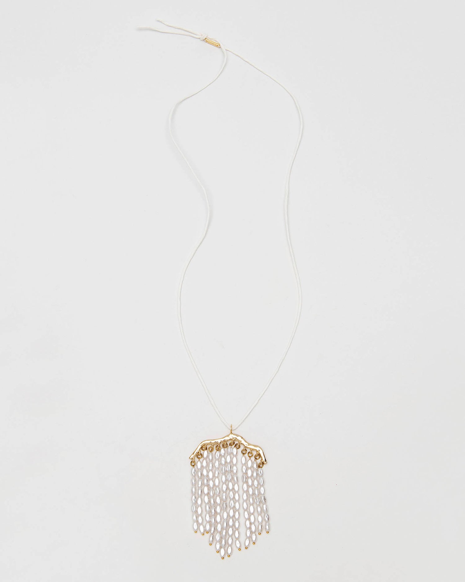 GOLD PENDANT NECKLACE WITH PEARL FRINGES