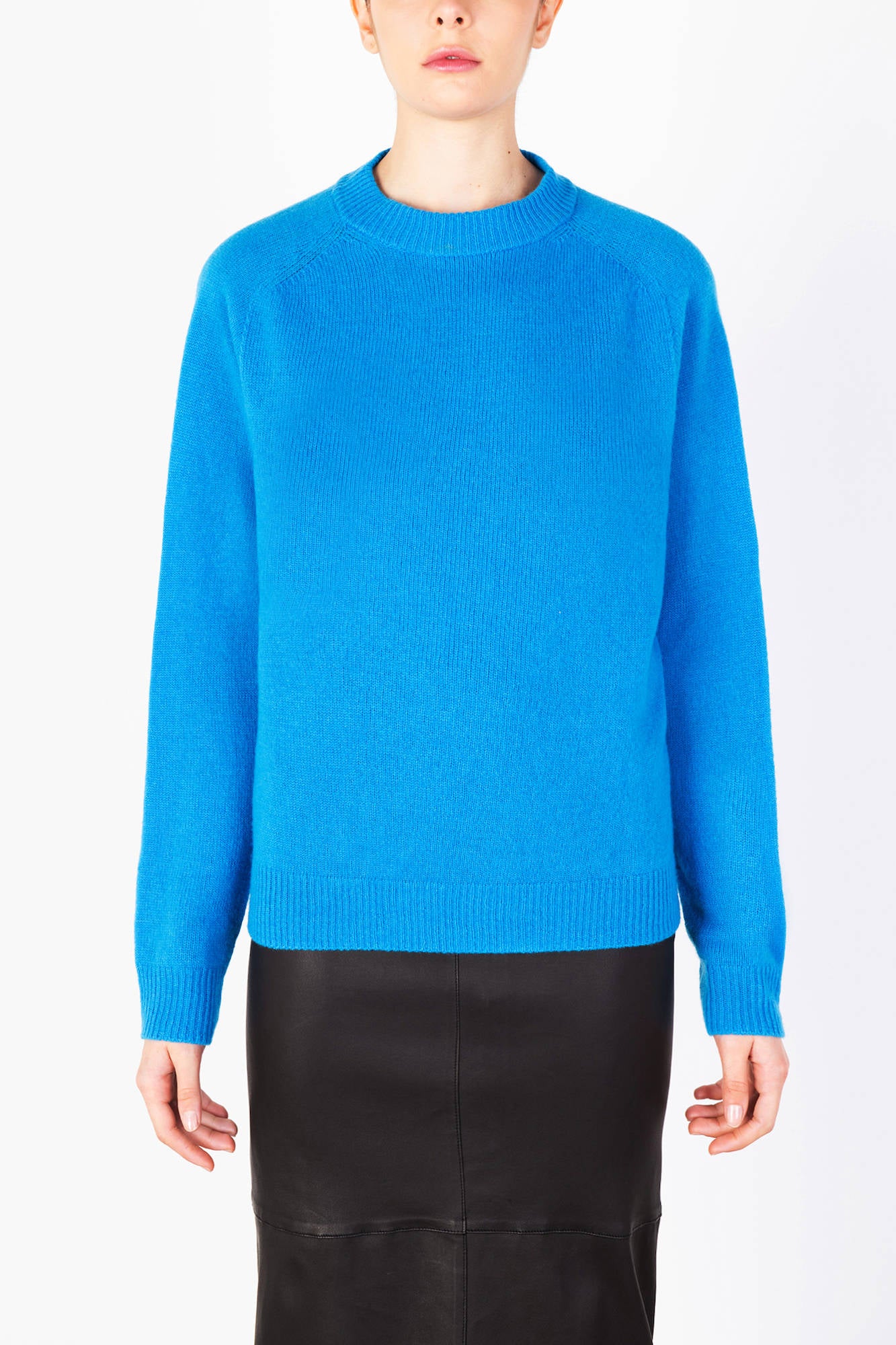 BOXY CREW NECK CASHMERE SWEATER