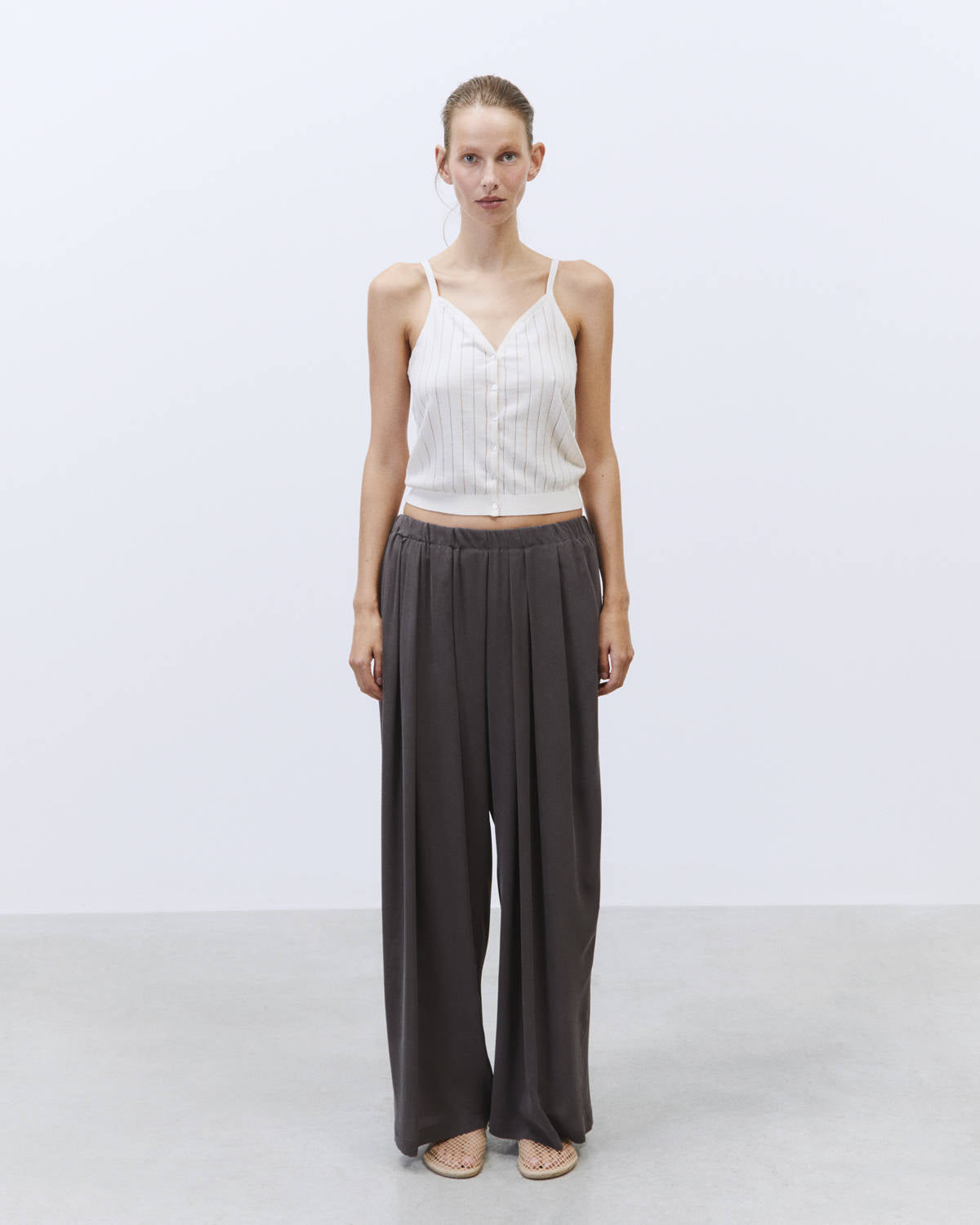 PLEATED SILK CREPE GYM PANTS