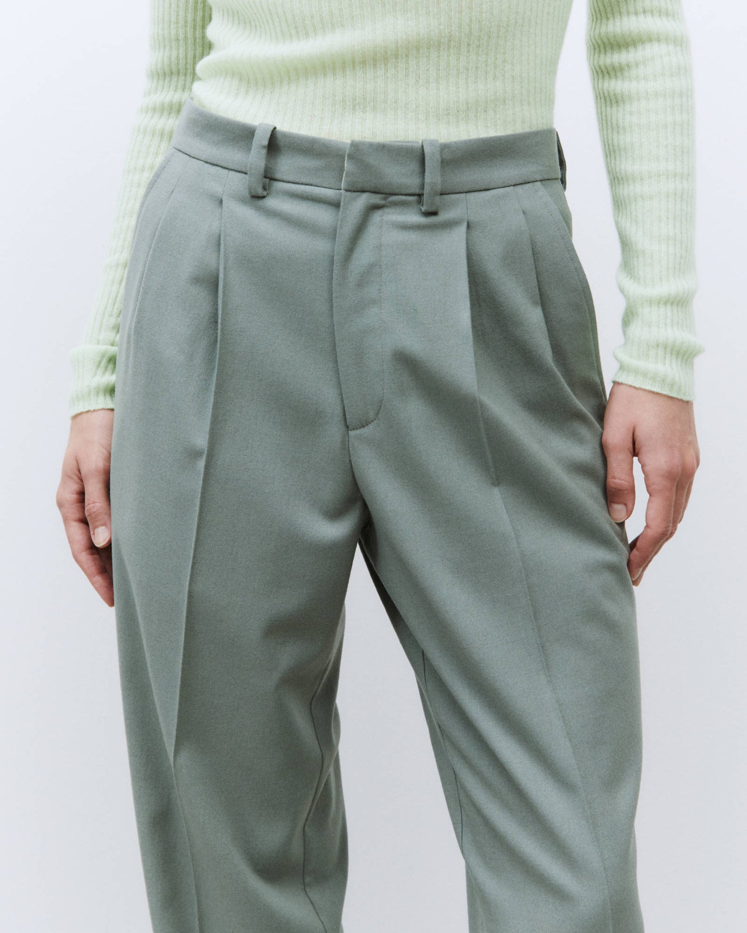 REGULAR TAILORED TROUSERS