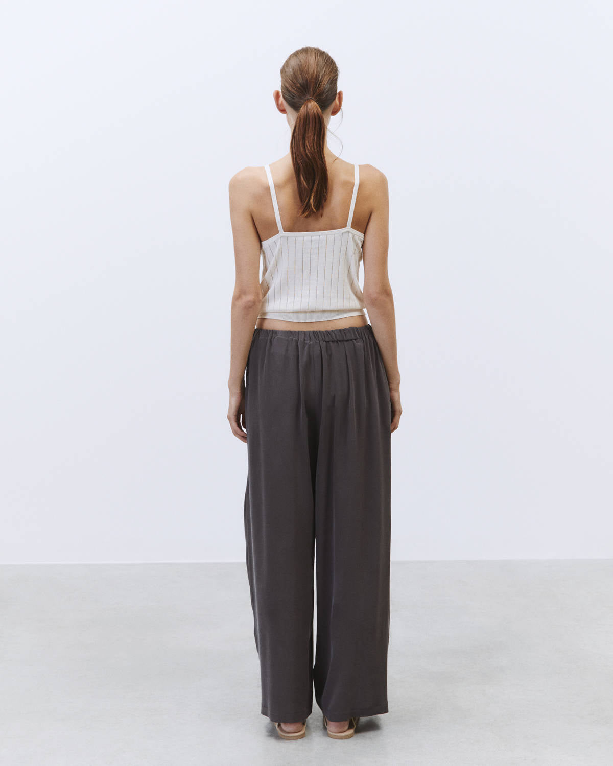 PLEATED SILK CREPE GYM PANTS