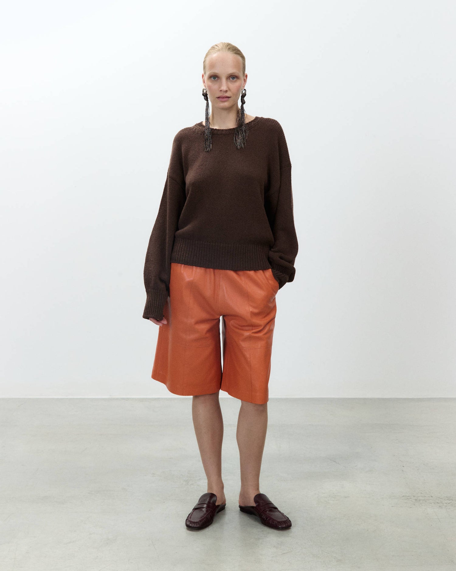 CREW NECK KNIT SWEATER