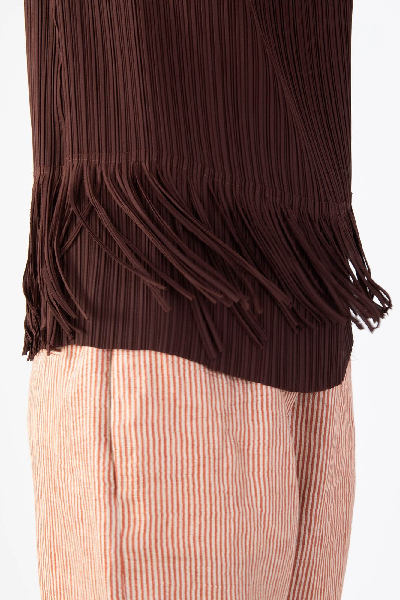 PLEATED TOP WITH FRINGES