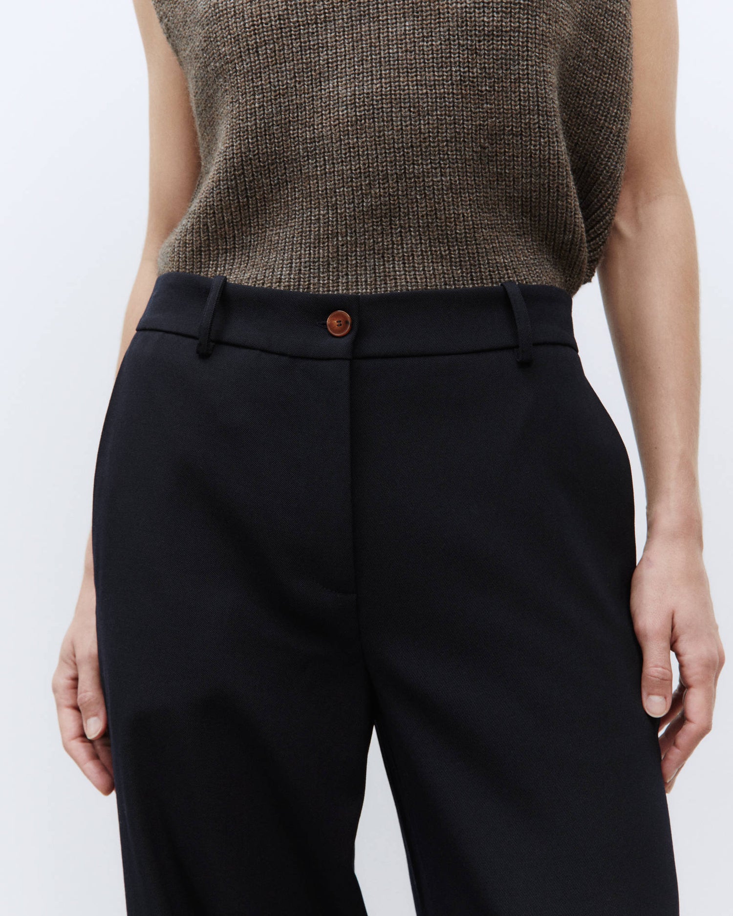 REGULAR TAILORED TROUSERS