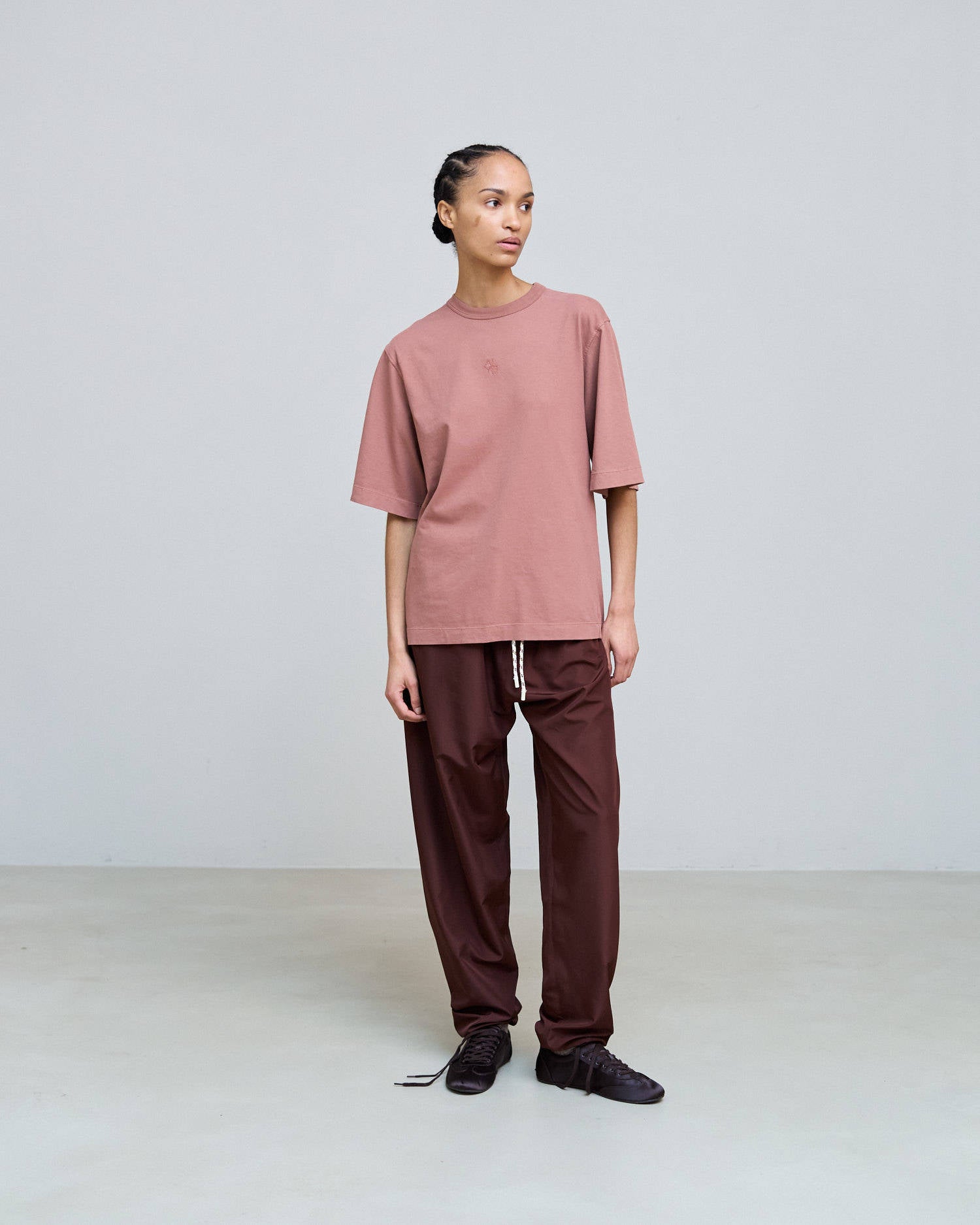 OVERSIZED T-SHIRT WITH Blush EMBROIDERY
